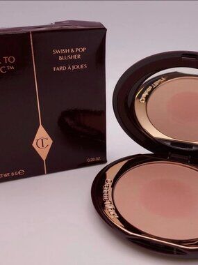 Charlotte Tilbury First Love Cheek To Chic Swish & Pop Blusher FIRST LOVE Read
